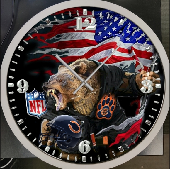 Chicago bears wall clock - Picture 3 of 3